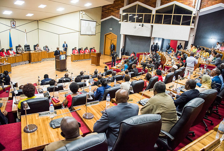 Perezida Kagame mu Nteko mu muhango wo kurahiza abayobozi bashya.