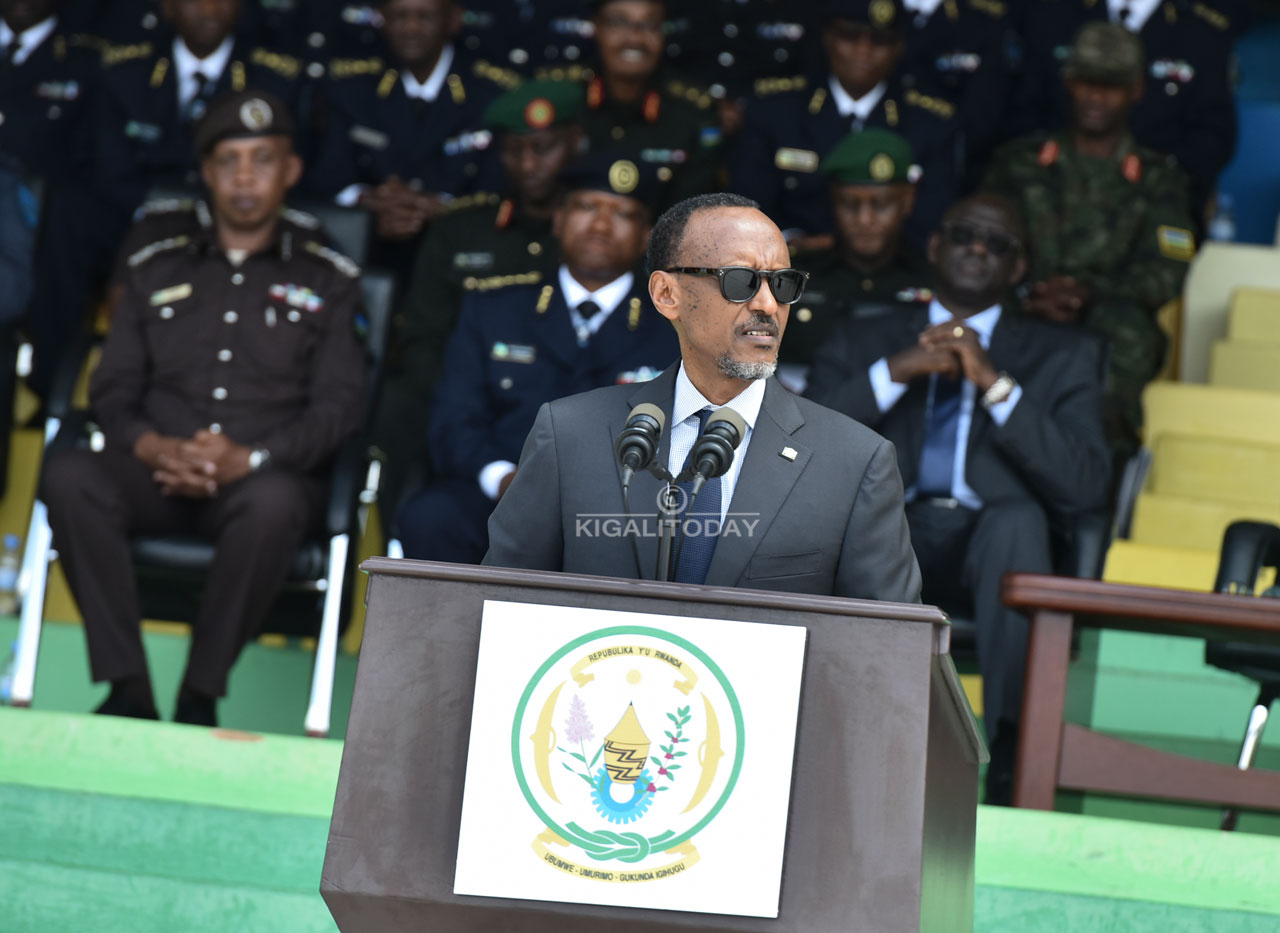 Perezida Kagame yibukije Abanyarwanda na Polisi ko iterambere ry'u Rwanda rishingiye ku bufatanye bwabo bombi.