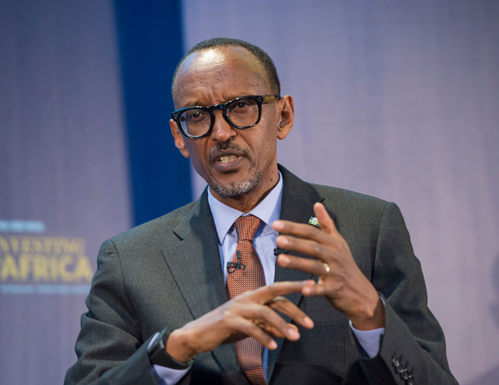 Perezida Kagame ubwo yari ari i London mu Bwongereza yatangaje ko igishishikaje Abanyarwanda ari iterambere ry