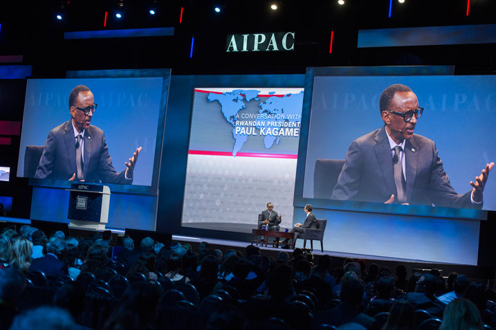 Perezida Kagame ubwo yatangaga ikiganiro 