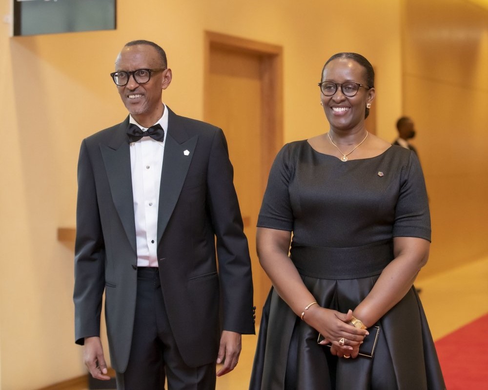 Perezida Kagame na Madamu Jeannette bari mu ruzinduko mu Bufaransa