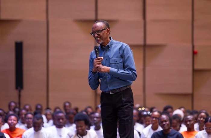 Perezida Kagame yamaganye abaraguza n'abasesagura amafaranga agenerwa Siporo