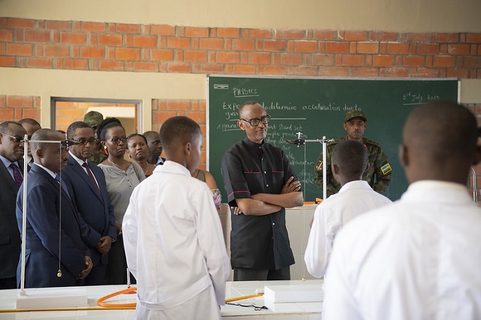 Perezida Kagame yatashye urwunge rw'amashuri rwa Karama