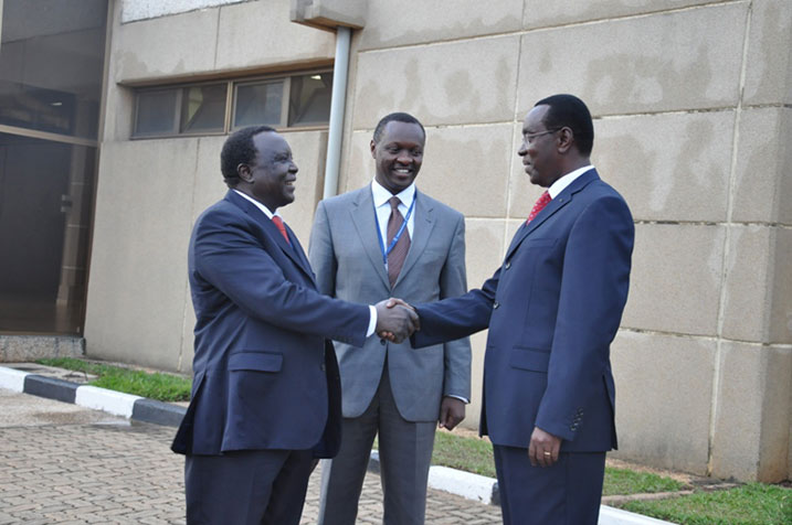 Perezida wa Sena, Robert bayigamba n'umuyobozi wa CAA.