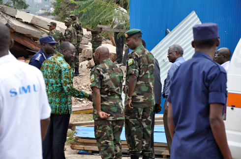 Abayobozi bakuru nabo baje gutabara abagwiriwe n