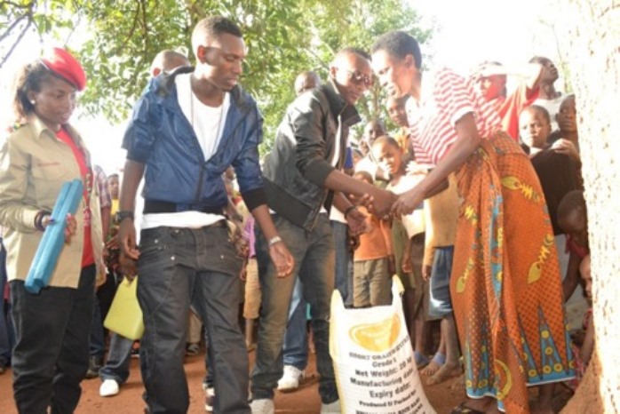 Bakoraga n'ibikorwa byo gufasha abatishoboye. TMC ni uko yanganaga