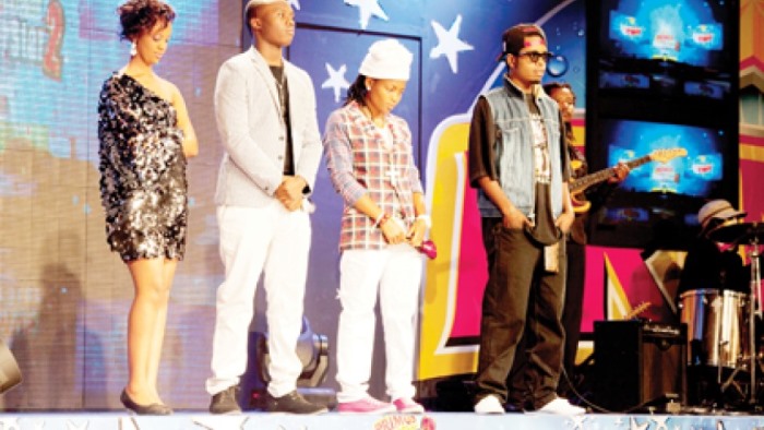 Buri muhanzi yabaga ategerezanyine ubwoba, kumenya niba akomeza cyangwa asezererwa