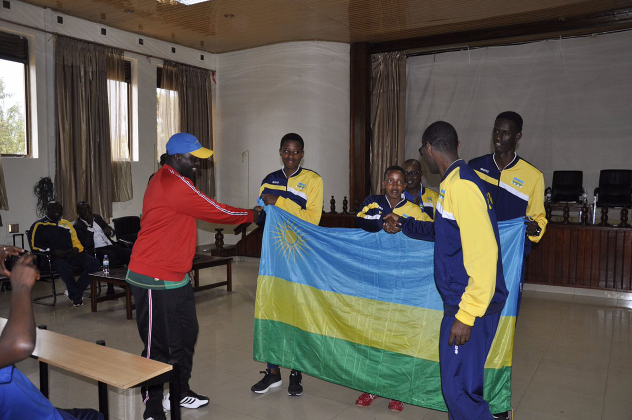 Mbere yo kugenda bibukijwe ko bahagarariye igihugu