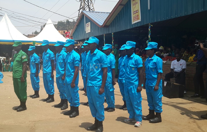 Abashinzwe irondo ry'isuku biyongereye ku bagiye gukumira abagikora ubucuruzi bwo mu muhanda. 