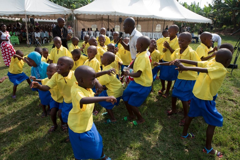 Abana bo mu kagari ka Karambi muri Rutsiro bataratangira amashuri abanza bagiye kubona aho bigira hafi 