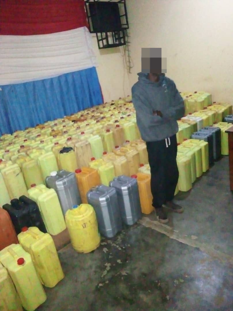 Yasanganywe amajerekeni 156 ya mazutu mu nzu abamo