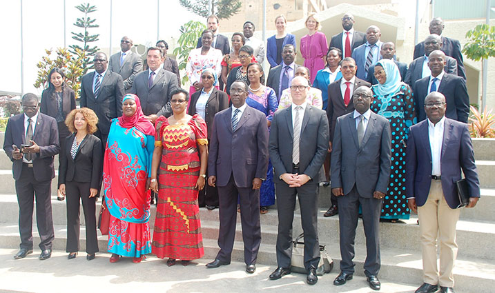 Aba badepite bari gusuzuma uko umutungo kamere wakoreshwa neza kugira ngo ugirire akamaro abaturage.