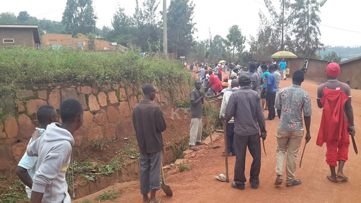 Abaturage muri Kinyinya biriwe mu bikorwa by