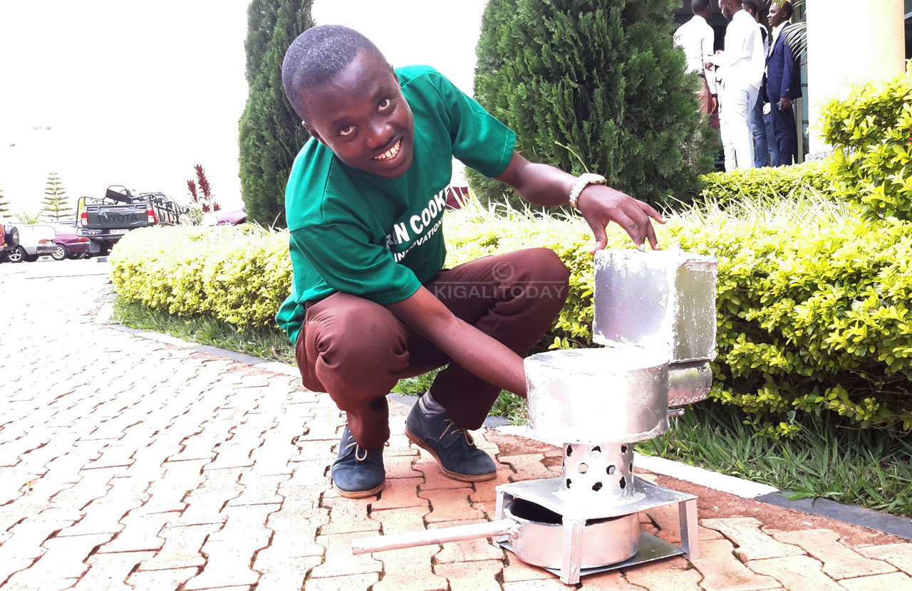 Uwizeye yazanye imbabura yakoze mu marushanwa ataha atsindiye amafaranga miliyoni imwe