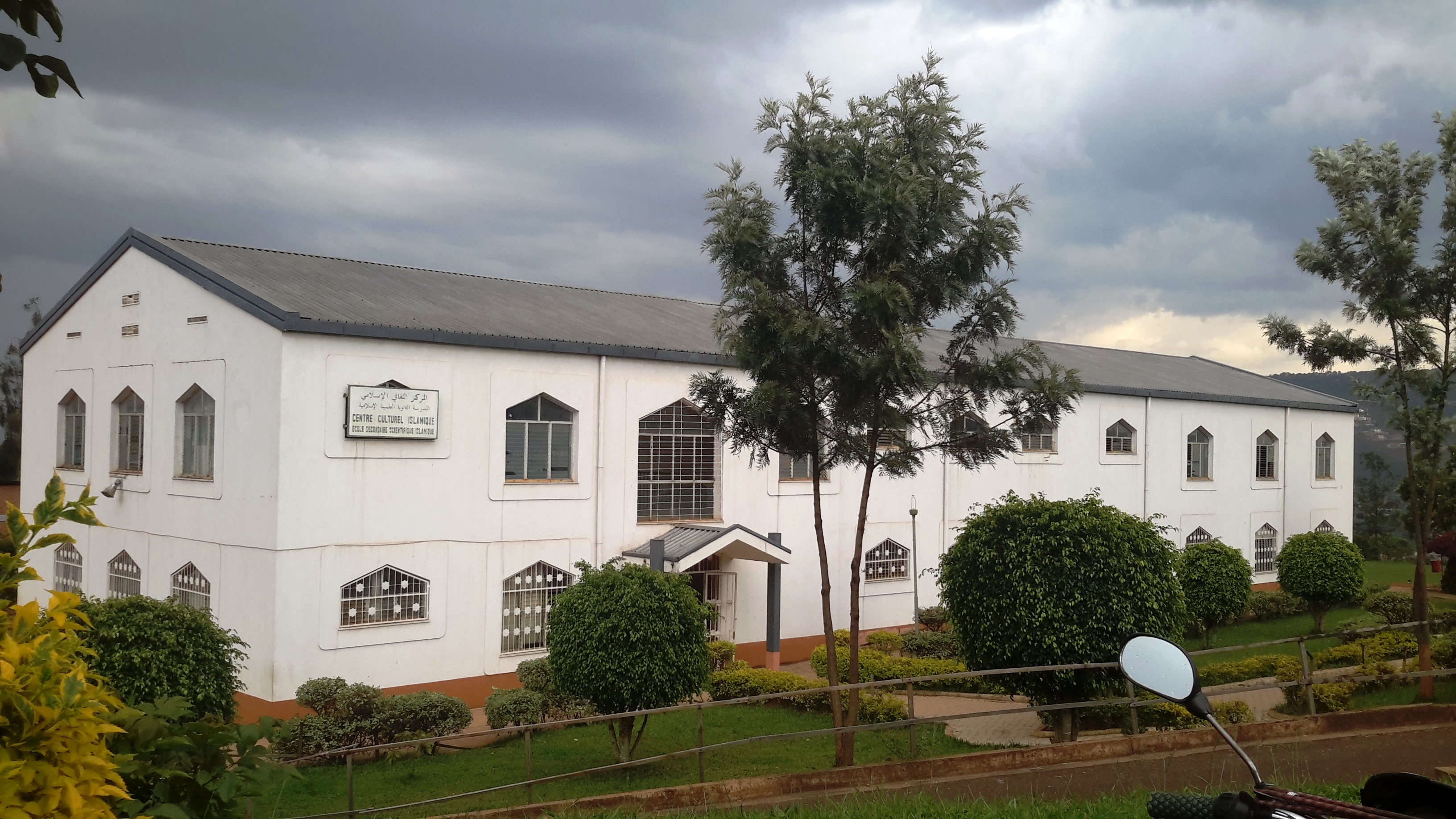 Ishuri ryisumbuye ESSI-Nyamirambo riravugwamo ibibazo byo kudahemba abarimu