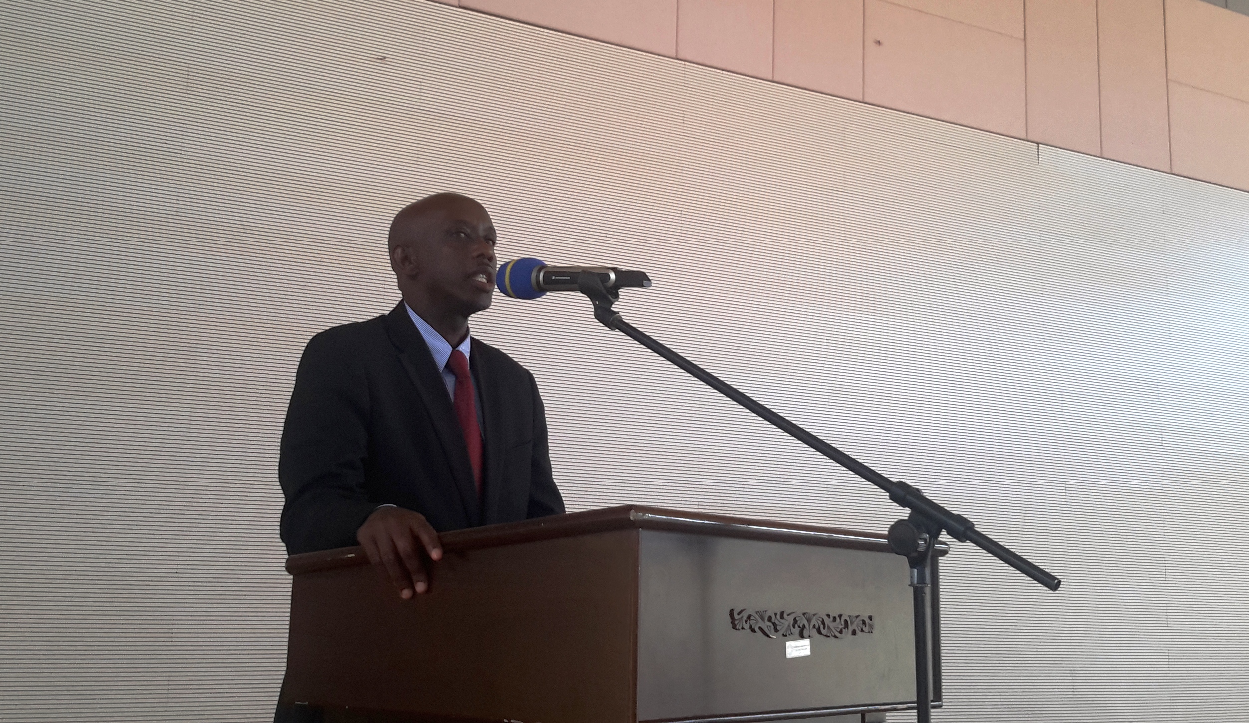 Ministiri Francis Kaboneka asaba inzego z