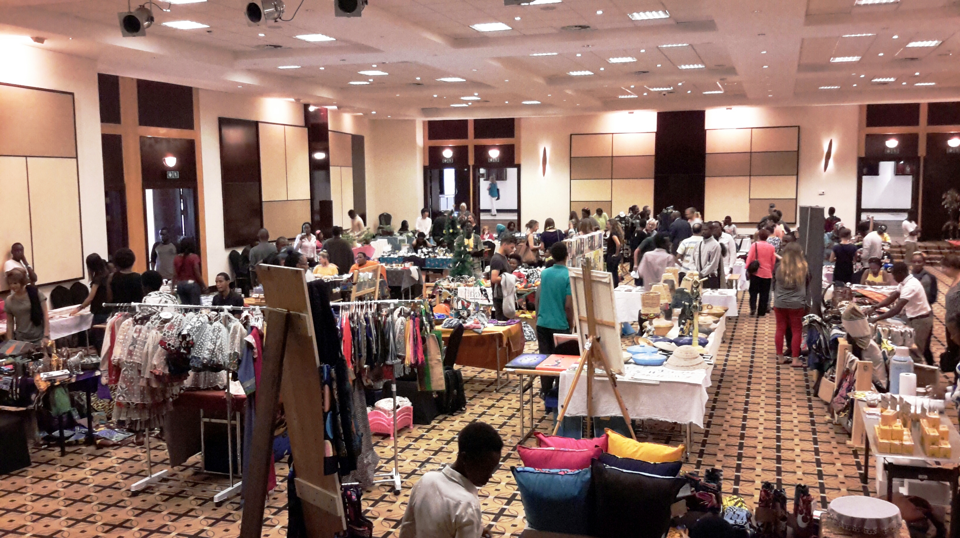 Imwe mu mahoteli y'i Kigali yakiriye abakora n'abacuruza ibikorerwa mu Rwanda byiswe “made in Rwanda"