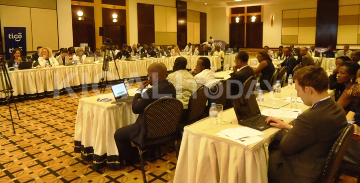 Inama yitabiriwe n'abahagarariye inzego za Leta, imiryango mpuzamahanga, impuguke n'abahagarariye ibigo bicuruza ikoranabunaga.