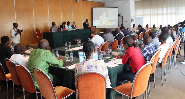 Abitabiriye inama yo kwizihiza umunsi mpuzamahanga wo kwizigamira, usanzwe uba tariki 31/10/2014.