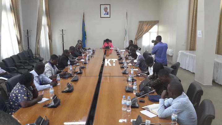 Ikiganiro n'abanyamakuru ku byemezo by'Inama y'Abamimistiri yateranye ku wa gatatu, cyabereye mu biro bya Ministiri w'Intebe kuri uyu wa kane.