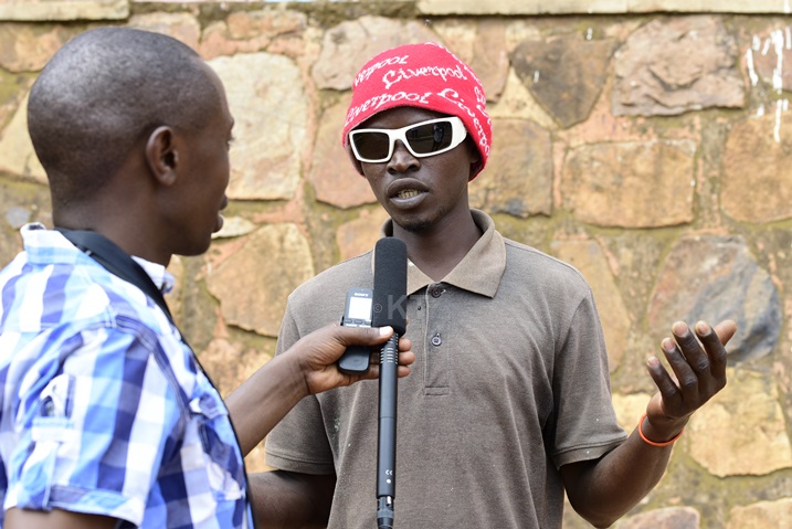 Uwo ni umwe mu babaswe n'ibiyobyabwenge nk'uko abyihamiriza.