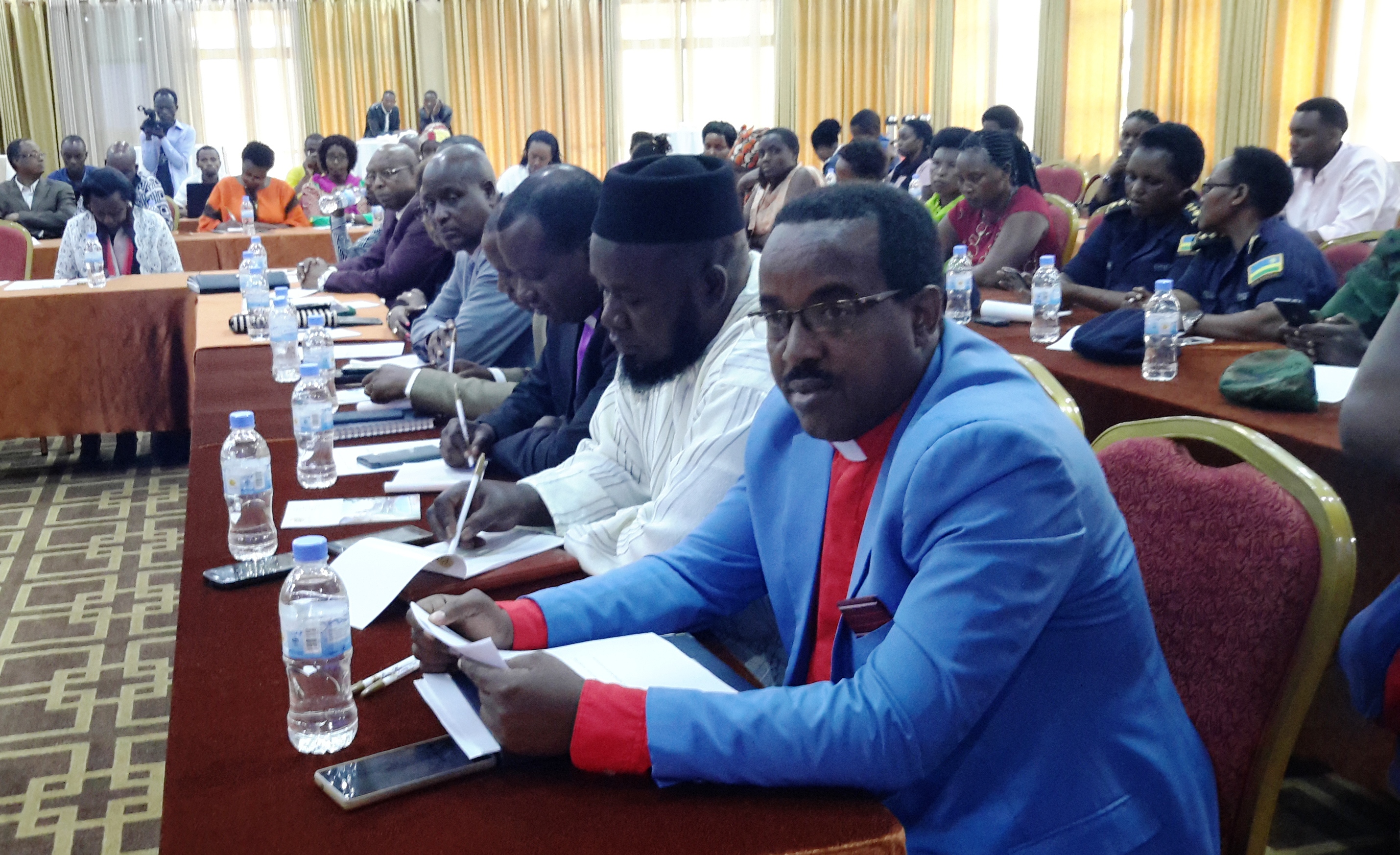 Abanyamadini n'amatorero biyemeje kwigisha mu nsengero kwirinda ikibazo cyo kugwingira