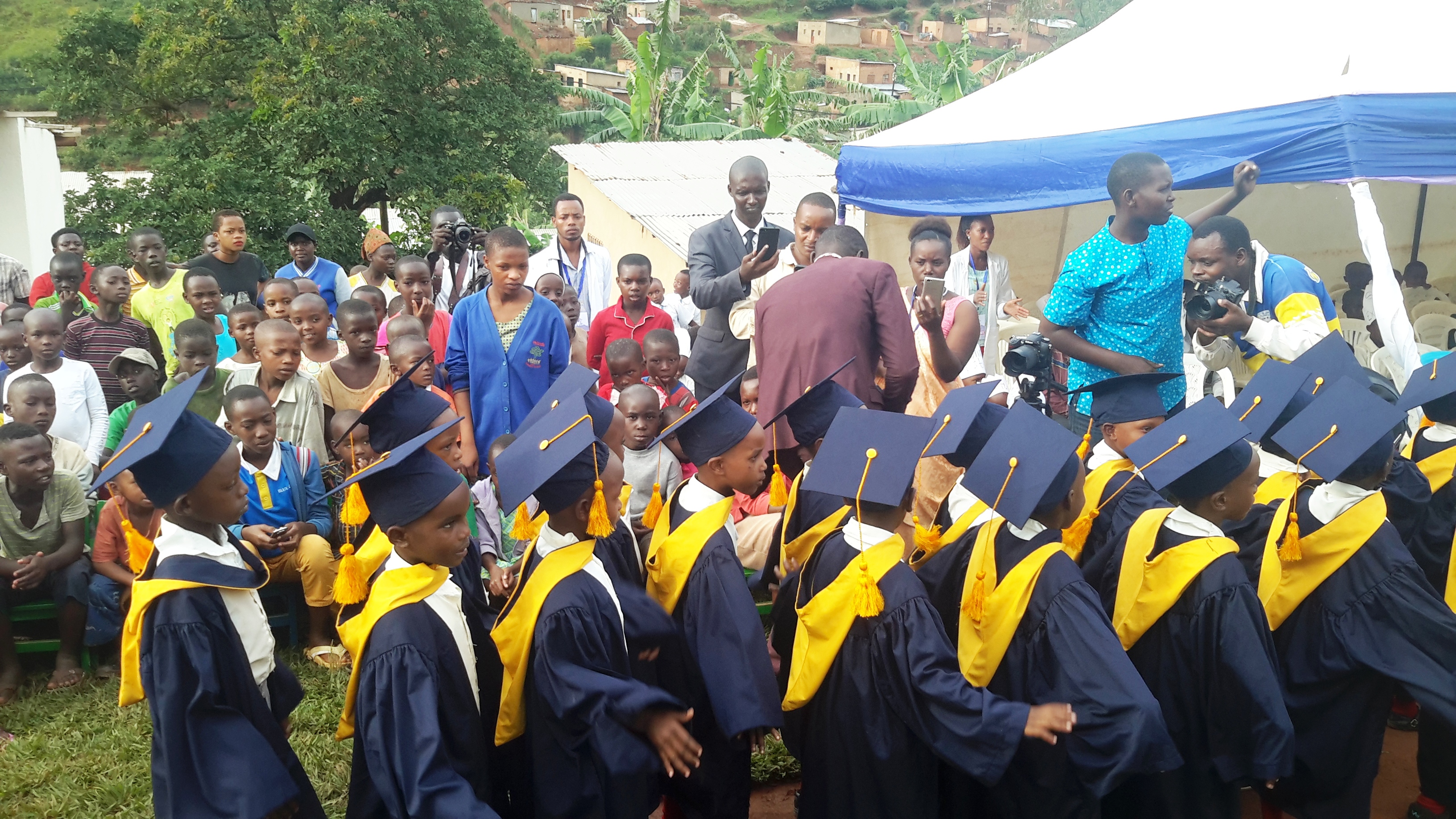  Mutiganda avuga ko abana yigisha bagomba kumera nk'abanya mujyi n'ubwo ari abo mu cyaro