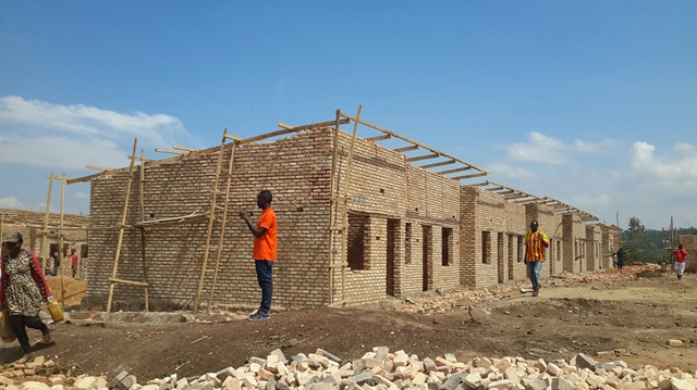 Amwe mu mazu azimurirwamo abaturage bo mu Karere ka Nyarugenge baba mu manegeka