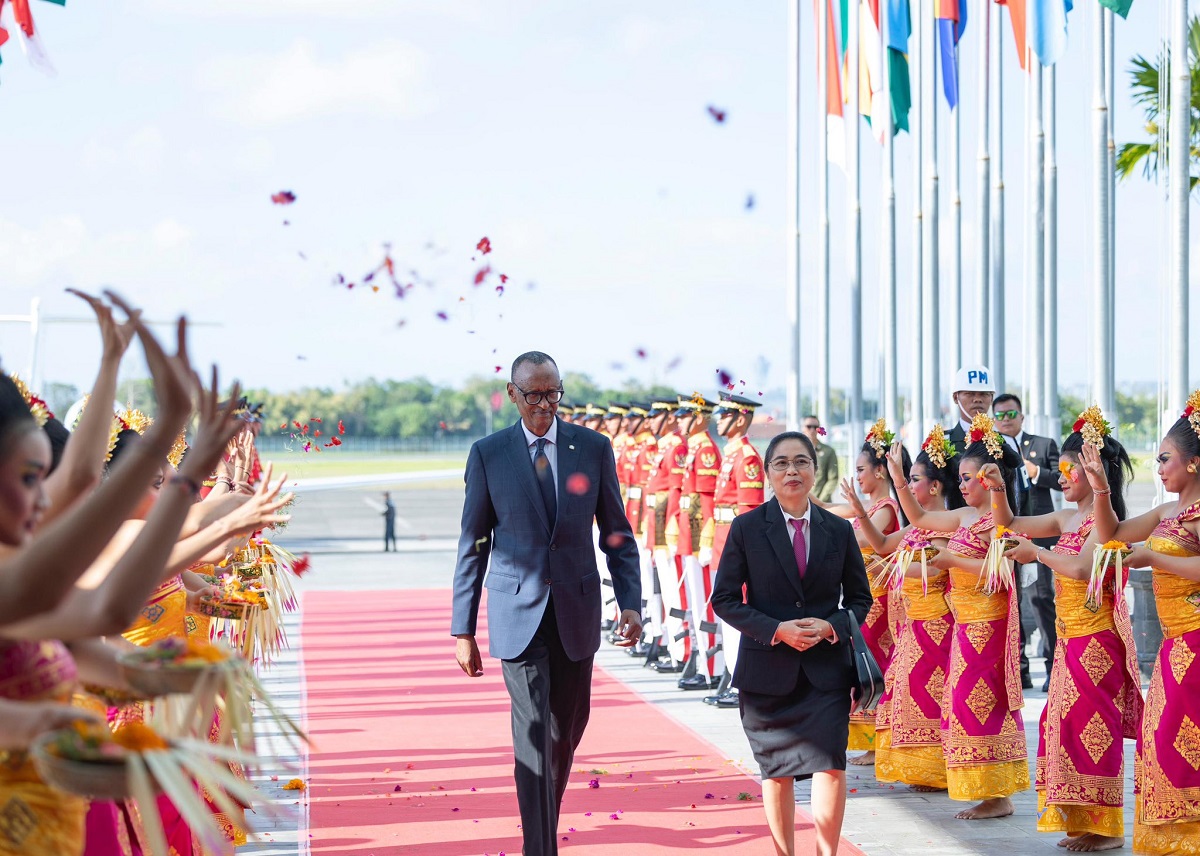 Perezida Kagame yitabiriye inama ihuza Indonesia na Afurika i Bali