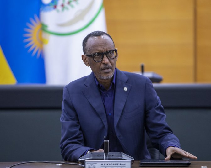 Perezida Kagame avuga ko u Rwanda ruteganya gushyiraho inganda nto za nikereyeri