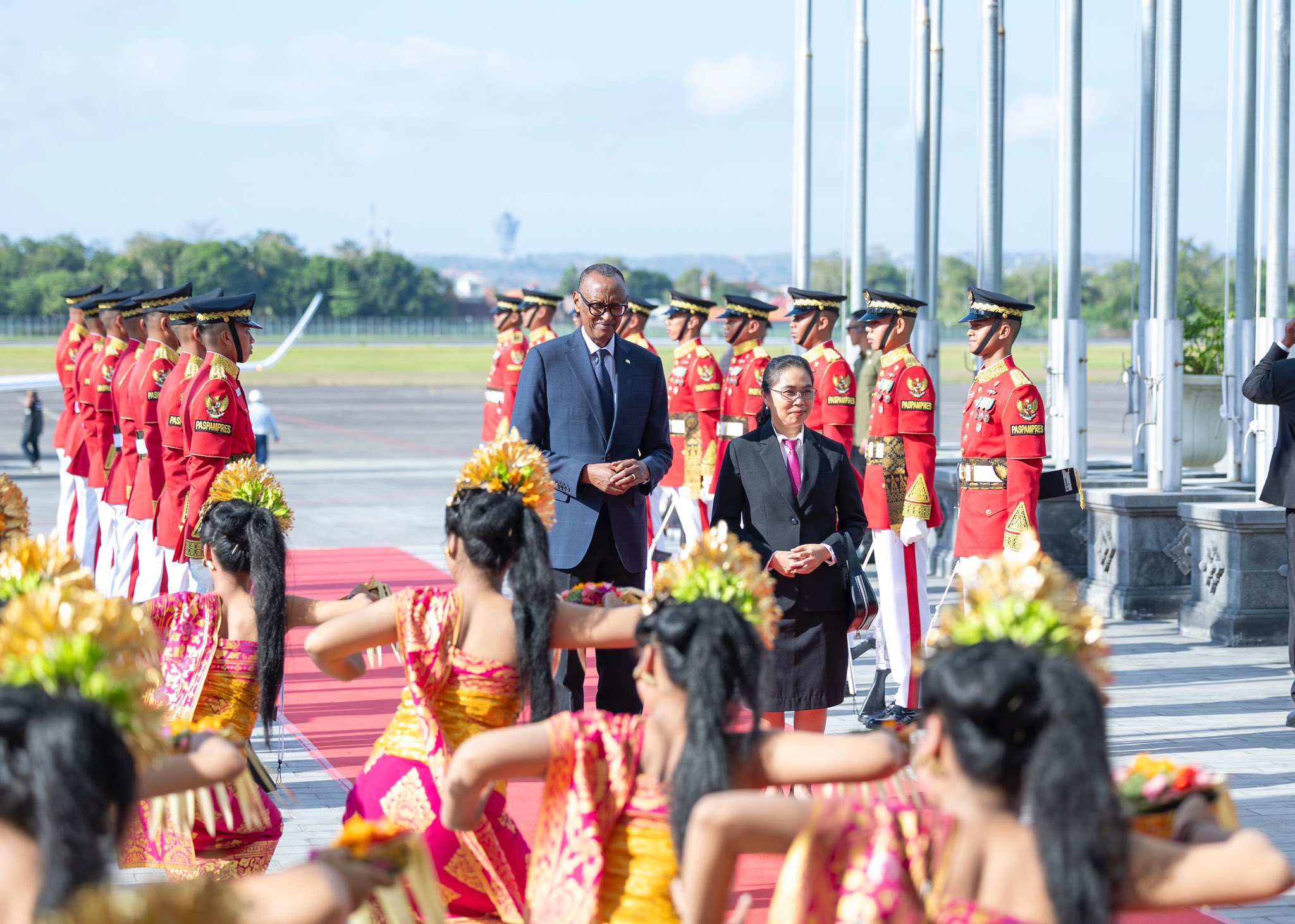 Bamwakiranye ibyishimo