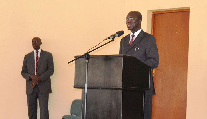 Minisitiri Murekezi asaba ubuyobozi bw