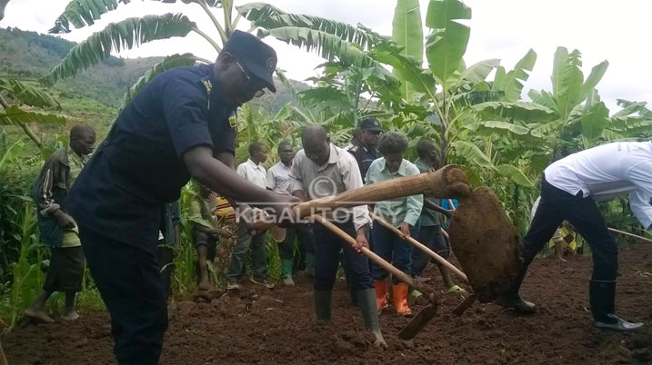 Muri Police Week bazakora ibikorwa bitandukanye birimo guhanga imihanga, kubakira ubwiherero abaturage no kurwanya ihohoterwa rishingiye ku gitsina.