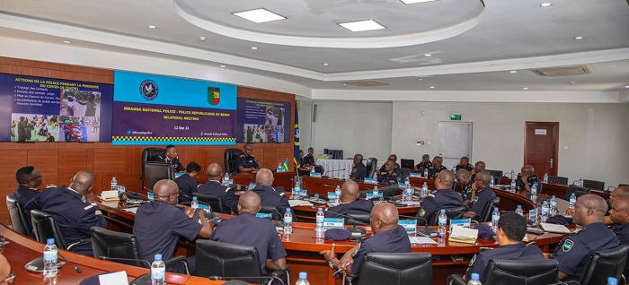 IGP Dan Munyuza yakiriye Itsinda ry