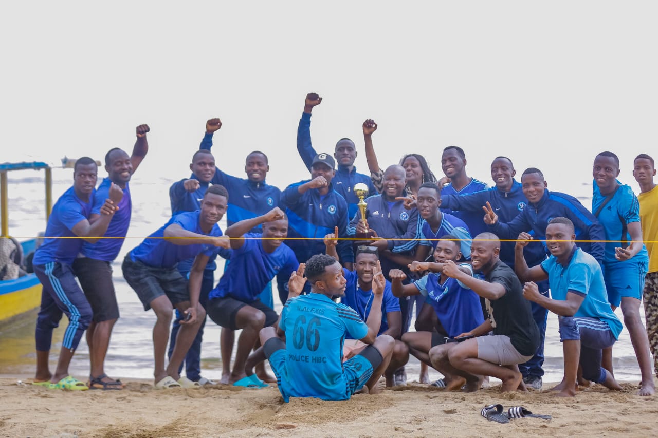 Police HC yisubije iki gikombe yari isanzwe ifite