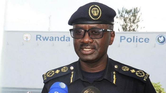 Umuvugizi wa Polisi CP John Bosco Kabera yasabye abatwara ibinyabiziga basinze kubicikaho kuko Polisi itazabihanganira