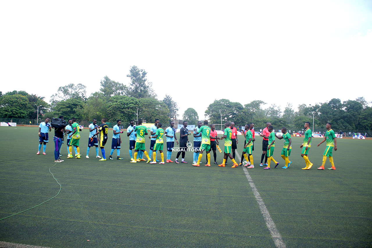 Amakipe asuhuzanya mbere y'umukino