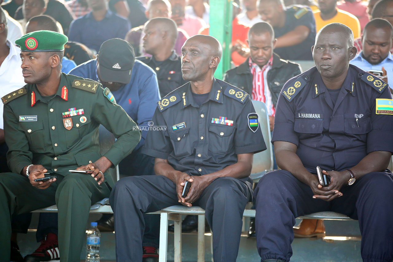 Abayobozi b'ingabo na Police bari baje kwirebera uyu mukino
