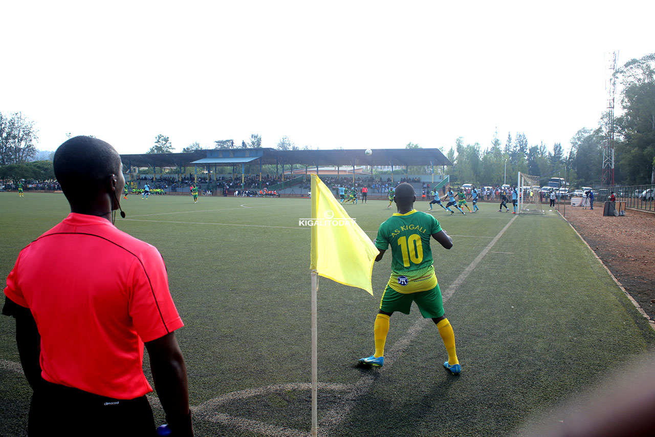 Fuadi Ndayisenga atera koruneri, Umusifuzi mpuzamahanga wo ku ruhande Bwiriza Nonati nawe akurikiranira hafi