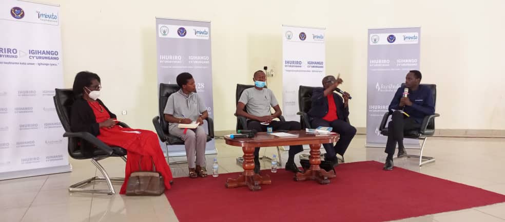 Inararibonye zirimo Polisi Denis zaganirije urubyiruko ku ntandaro y'amacakubiri yagejeje u Rwanda kuri Jenoside