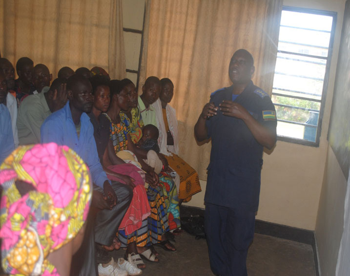 Polisi isobanurira abaturage ububi bw