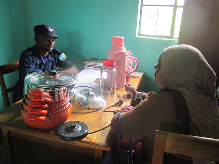 Polisi yasubizaga ibintu nyirabyo ibanje kubimwandikaho.