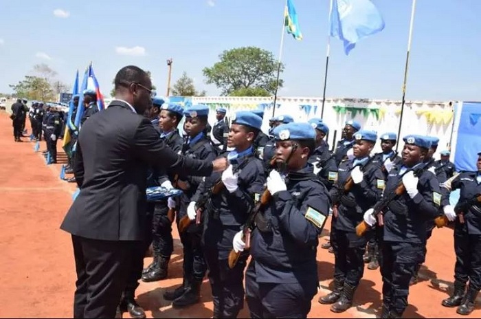 Abapolisi bambitswe imidari y