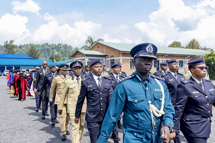 Abasoje amasomo bakoze akarasisi