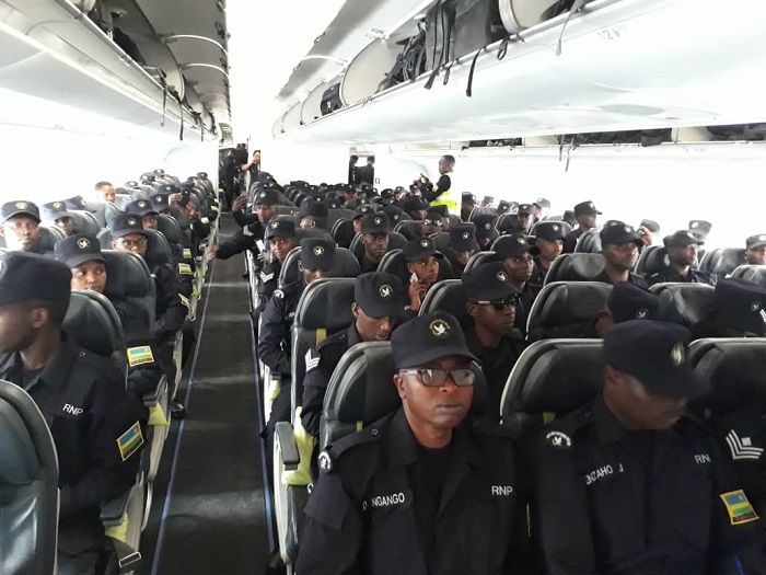 Abapolisi bagiye gusimbura bagenzi babo