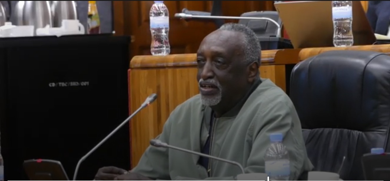 Rutaremara asanga kwiyambura umwambaro w