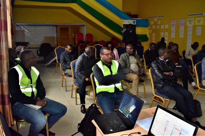 Ibiganiro byahuje abahuriye ku mushinga wo guha abaturage amashanyarazi