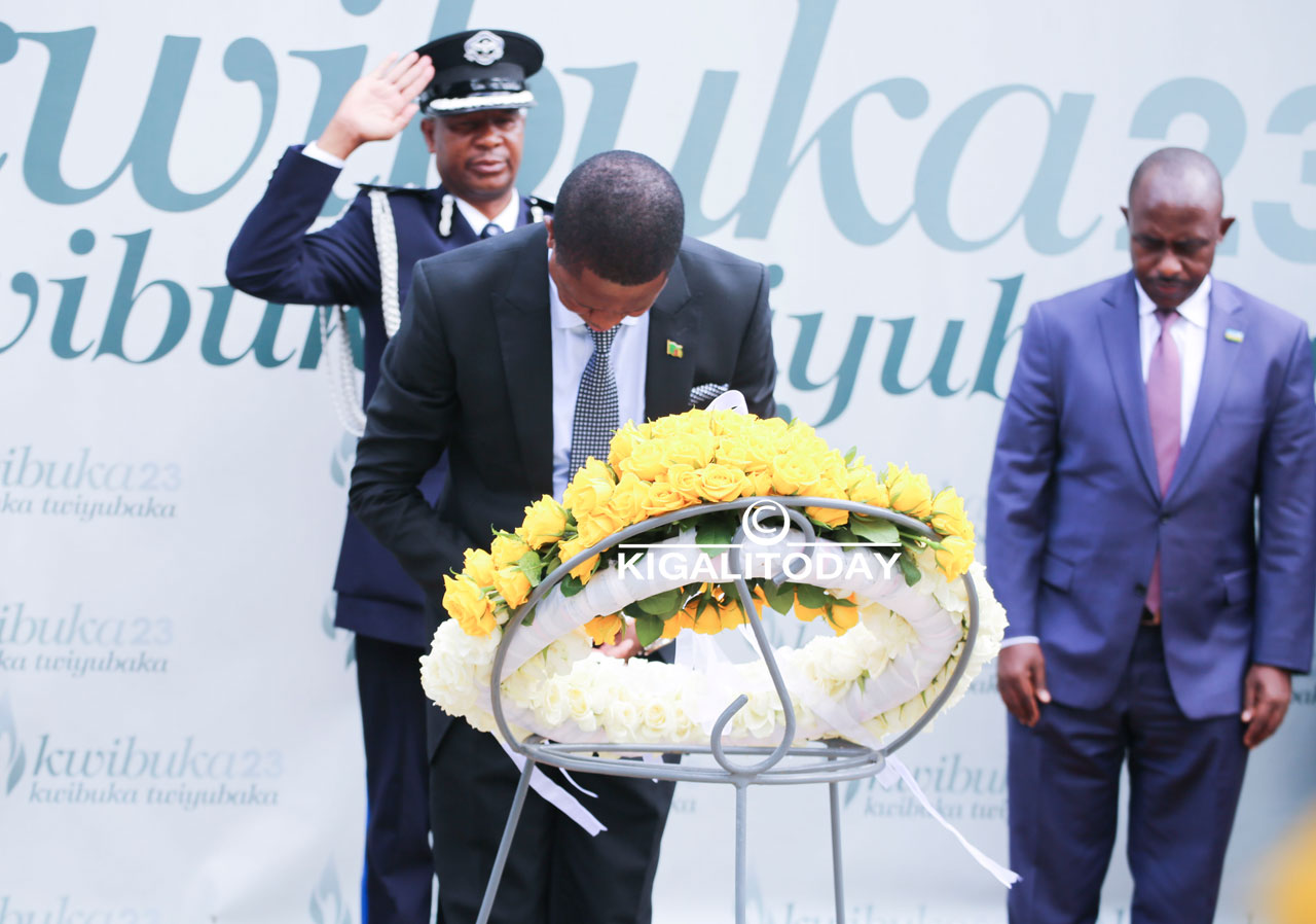 Perezida Lungu yunamiye abashyinguye mu Rwibutso rwa Jenoside rwa Kigali