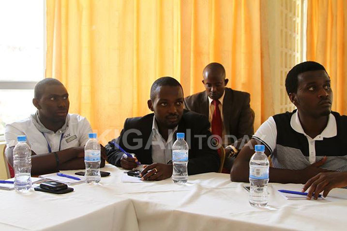 Abanyamakuru banenzwe kureba ibitagenda gusa.