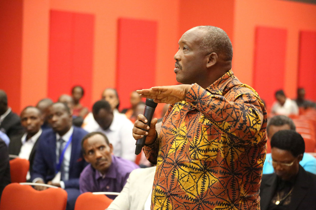 Prof Dusingizemungu ashimira GAERG kuri icyo gikorwa cyo Kwibuka imiryango yazimye yatangije